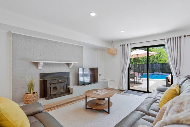 11117 WHISPERWOOD LN, North Bethesda, MD 20852