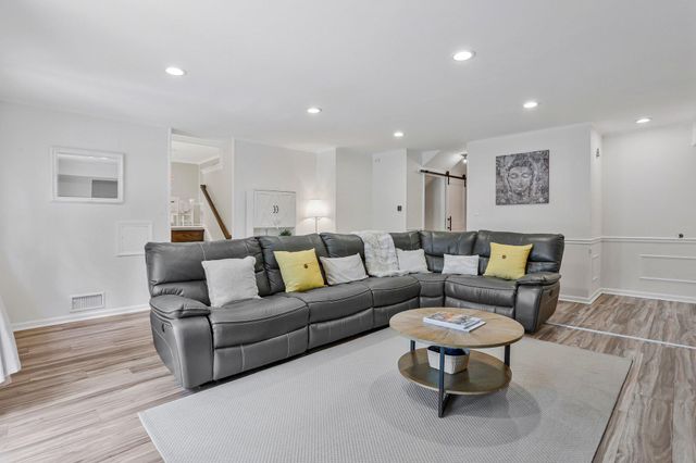 11117 WHISPERWOOD LN, North Bethesda, MD 20852