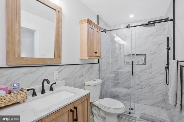 11117 WHISPERWOOD LN, North Bethesda, MD 20852