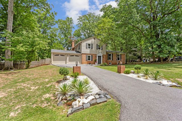 11117 WHISPERWOOD LN, North Bethesda, MD 20852
