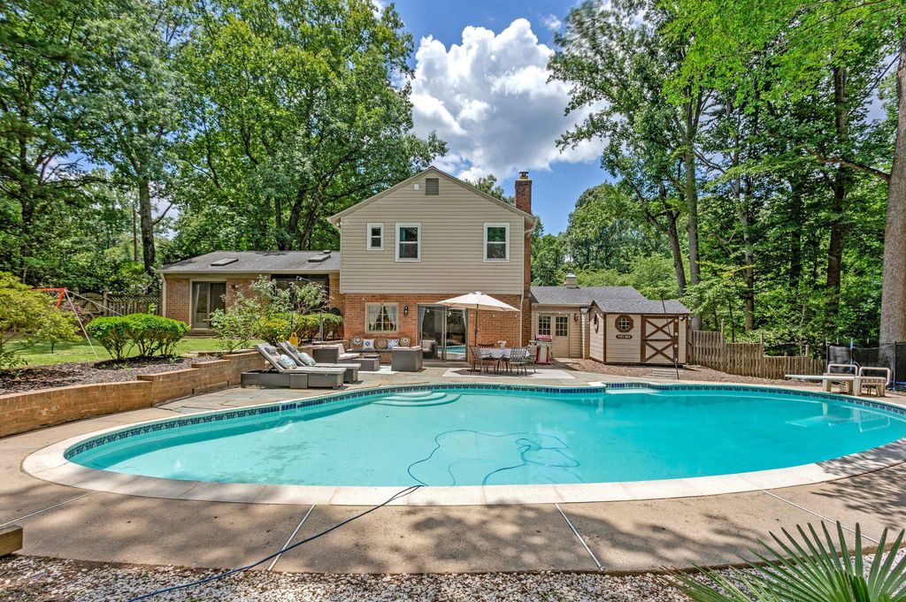 11117 WHISPERWOOD LN, North Bethesda, MD 20852