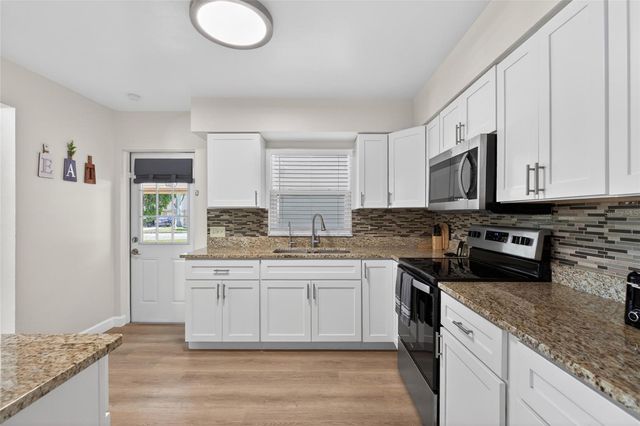 10402 N PAWNEE AVENUE, Tampa, FL 33617