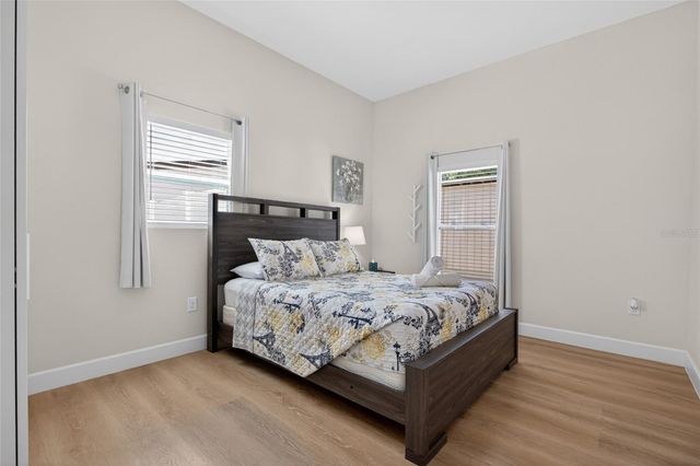 10402 N PAWNEE AVENUE, Tampa, FL 33617