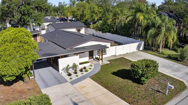 10402 N PAWNEE AVENUE, Tampa, FL 33617