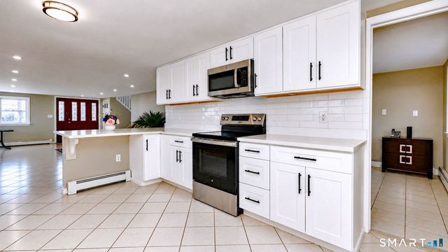 44 Washington Parkway, Stratford, CT 06614