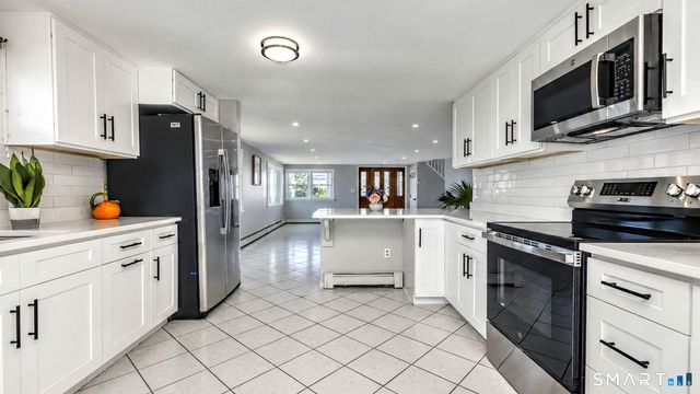 44 Washington Parkway, Stratford, CT 06614