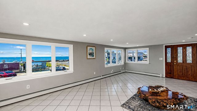 44 Washington Parkway, Stratford, CT 06614