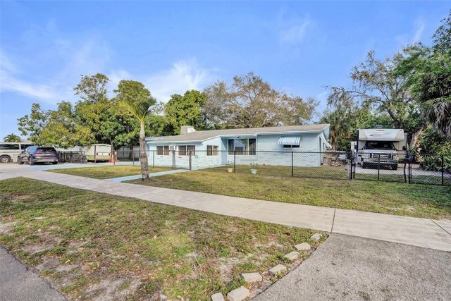 4165 SW 24th Street, Fort Lauderdale, FL 33317