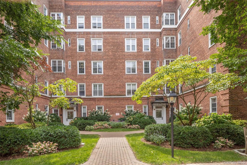 2 Midland Gardens Avenue 2C, Bronxville, NY 10708 — photo 2