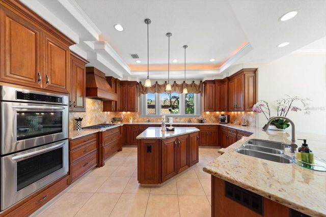 305 EASTLEIGH DRIVE, Belleair, FL 33756