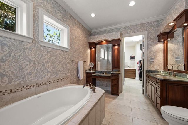 305 EASTLEIGH DRIVE, Belleair, FL 33756