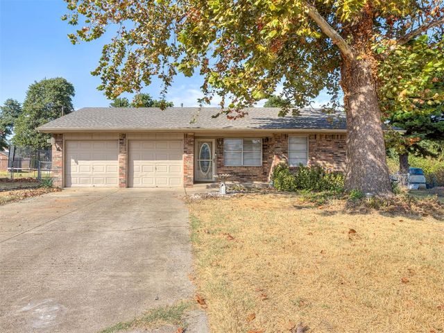 3323 Cox Circle, Choctaw, OK 73020
