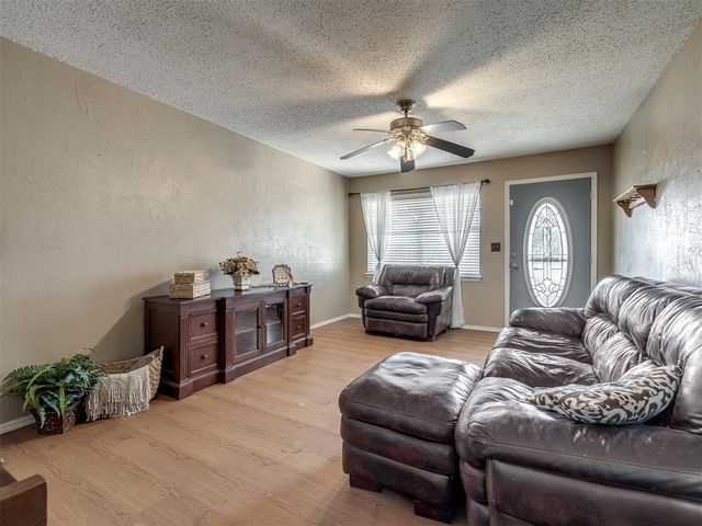 3323 Cox Circle, Choctaw, OK 73020