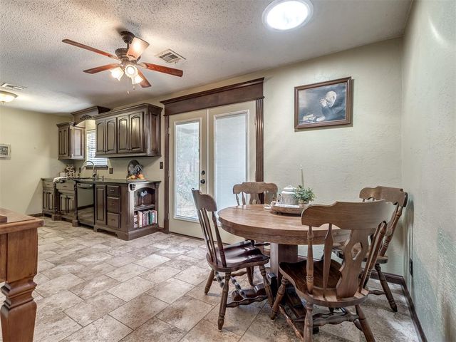 3323 Cox Circle, Choctaw, OK 73020