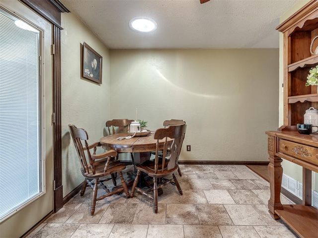 3323 Cox Circle, Choctaw, OK 73020