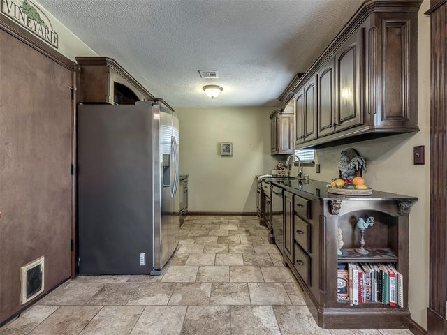 3323 Cox Circle, Choctaw, OK 73020