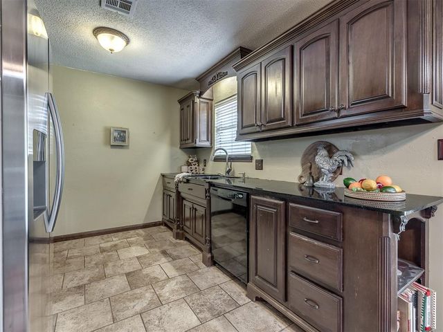 3323 Cox Circle, Choctaw, OK 73020