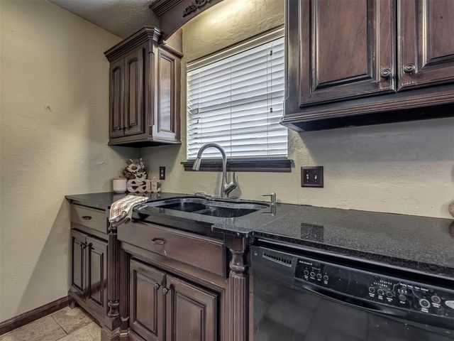 3323 Cox Circle, Choctaw, OK 73020