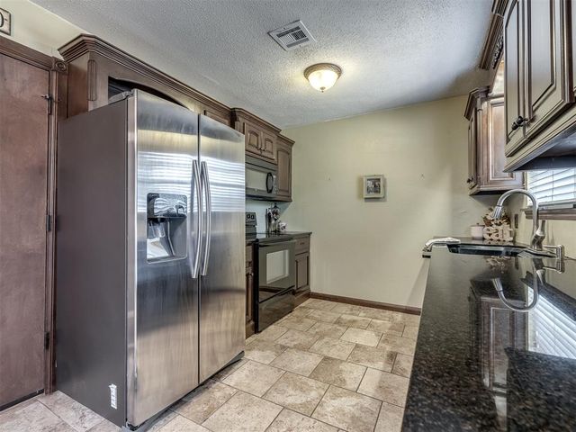 3323 Cox Circle, Choctaw, OK 73020