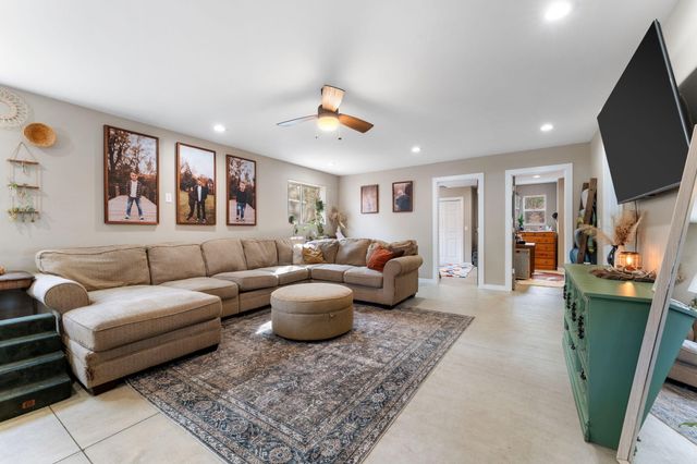 1683 E 900 N, Lake Village, IN 46349