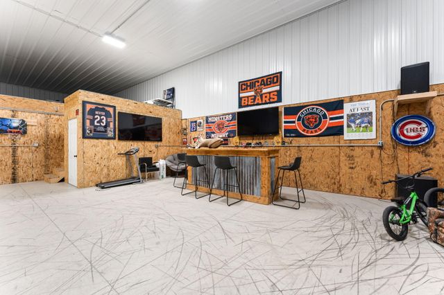 1683 E 900 N, Lake Village, IN 46349