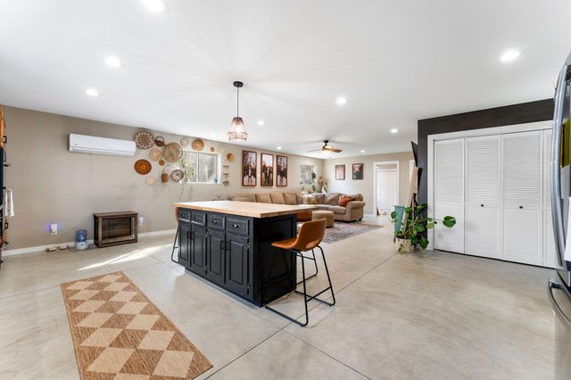 1683 E 900 N, Lake Village, IN 46349