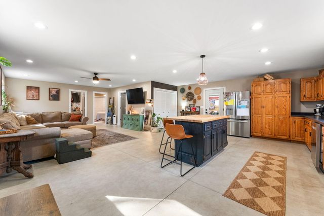 1683 E 900 N, Lake Village, IN 46349