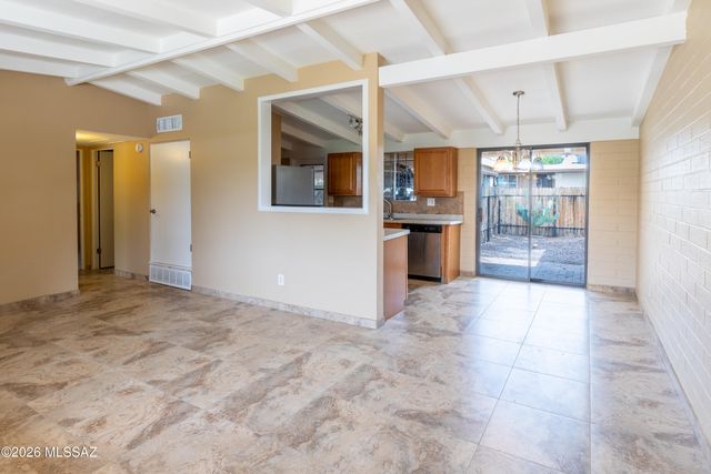 5901 N Oracle Rd Apt 12, Tucson, AZ 85704