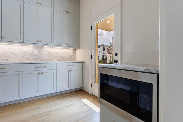 81 Delmont Drive, Atlanta, GA 30305