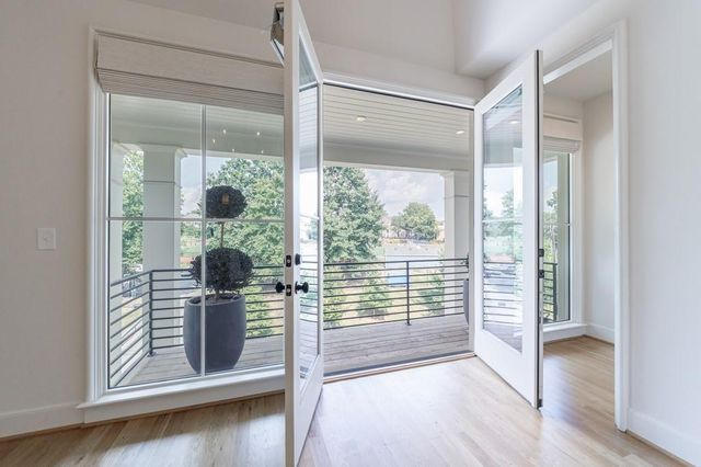 81 Delmont Drive, Atlanta, GA 30305