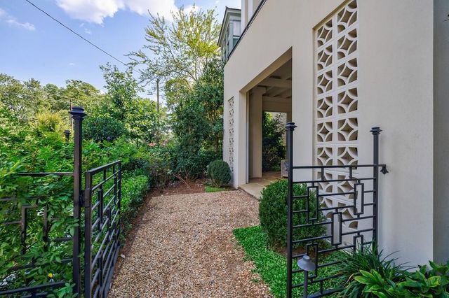 81 Delmont Drive, Atlanta, GA 30305