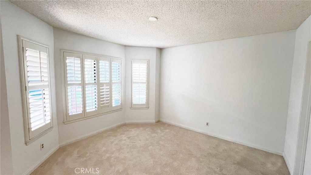 Image 8 of property listing at 19564 Eagle Ridge, Porter Ranch, CA 91326