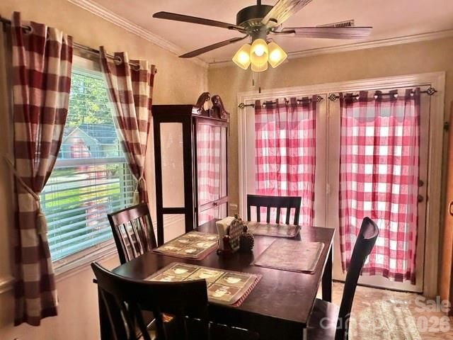 6042 Crape Myrtle Lane, Charlotte, NC 28216