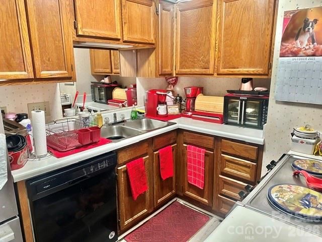 6042 Crape Myrtle Lane, Charlotte, NC 28216