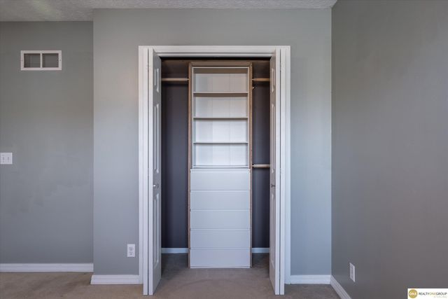 15526 Newell Street, Omaha, NE 68138