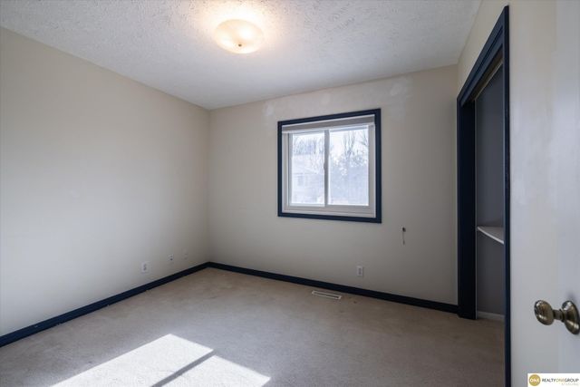 15526 Newell Street, Omaha, NE 68138