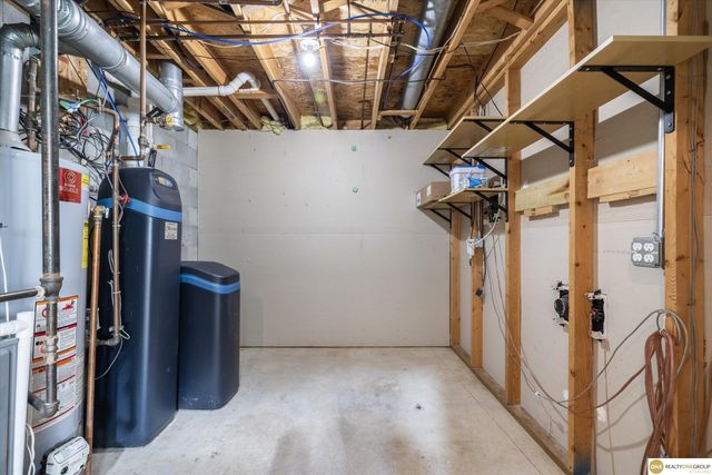 15526 Newell Street, Omaha, NE 68138