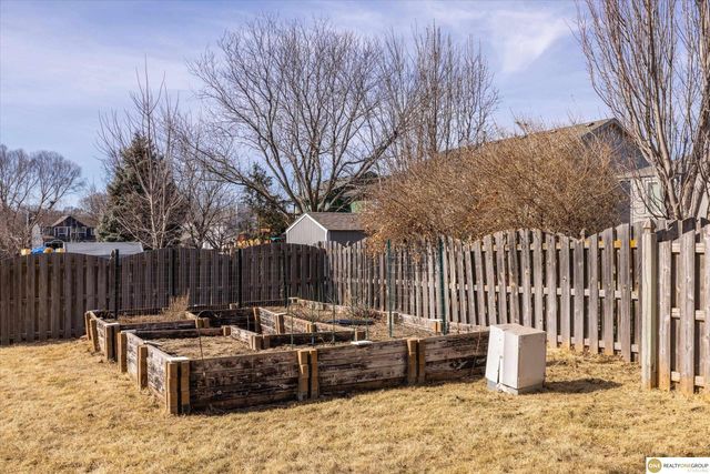 15526 Newell Street, Omaha, NE 68138