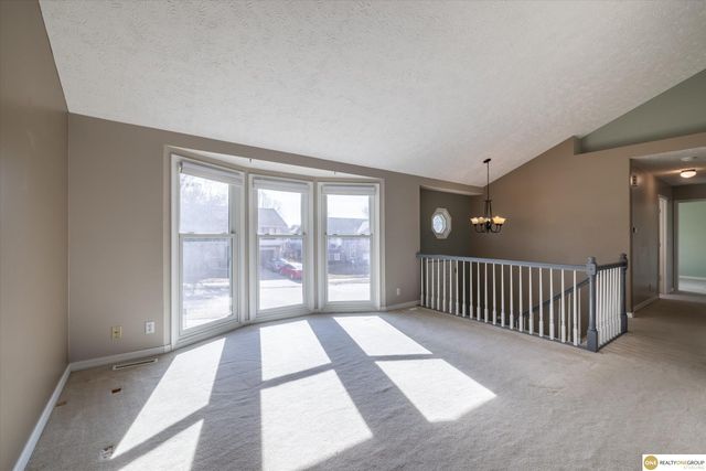 15526 Newell Street, Omaha, NE 68138