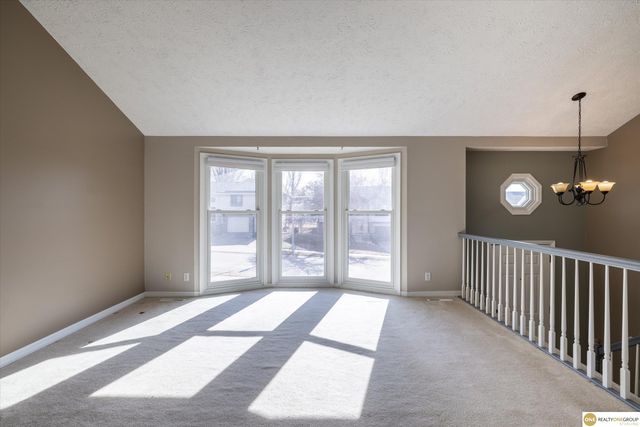 15526 Newell Street, Omaha, NE 68138