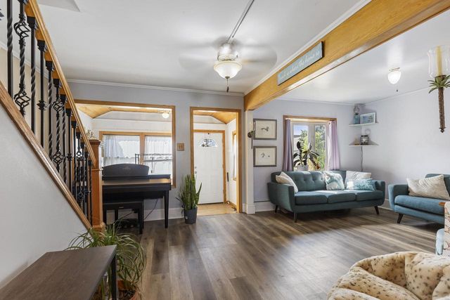 2152 S 72nd STREET, West Allis, WI 53219