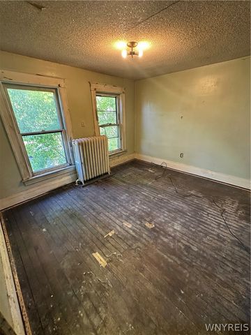 2961 Mckoon Avenue, Niagara Falls, NY 14305