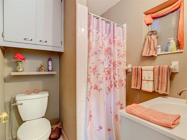 128 N LAKE FLORENCE DRIVE, Winter Haven, FL 33884
