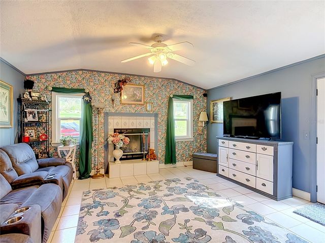 128 N LAKE FLORENCE DRIVE, Winter Haven, FL 33884
