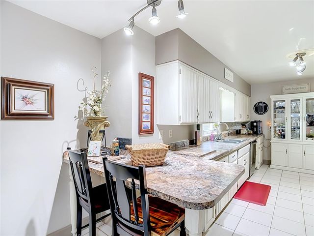 128 N LAKE FLORENCE DRIVE, Winter Haven, FL 33884