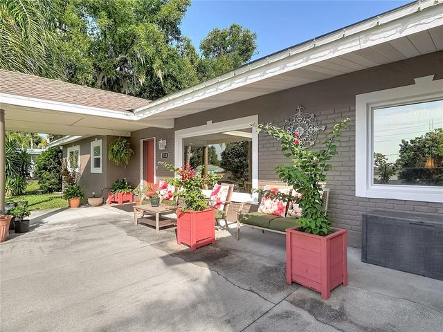 128 N LAKE FLORENCE DRIVE, Winter Haven, FL 33884