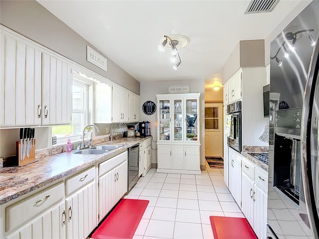 128 N LAKE FLORENCE DRIVE, Winter Haven, FL 33884