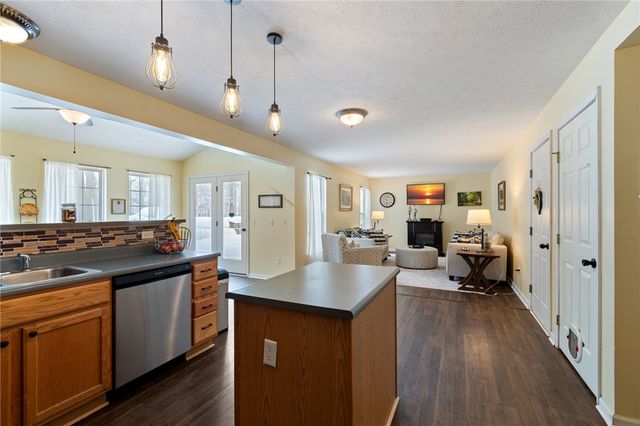 1045 Fawn Wood Drive, Webster, NY 14580