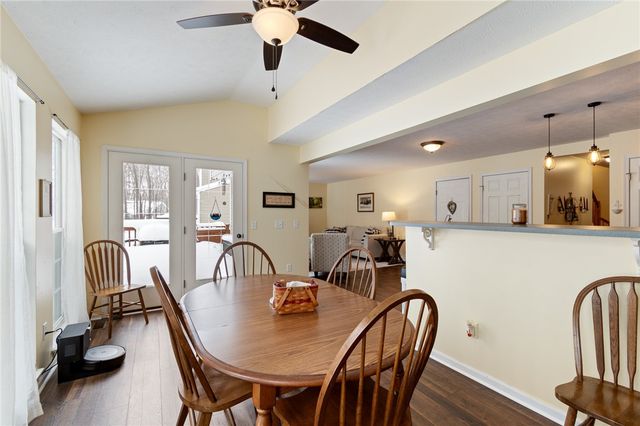 1045 Fawn Wood Drive, Webster, NY 14580