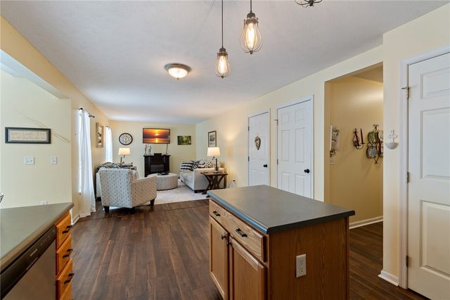 1045 Fawn Wood Drive, Webster, NY 14580